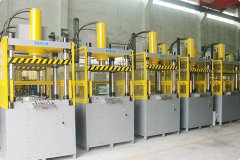 四柱液壓機液壓馬達增速不高，輸出扭矩
